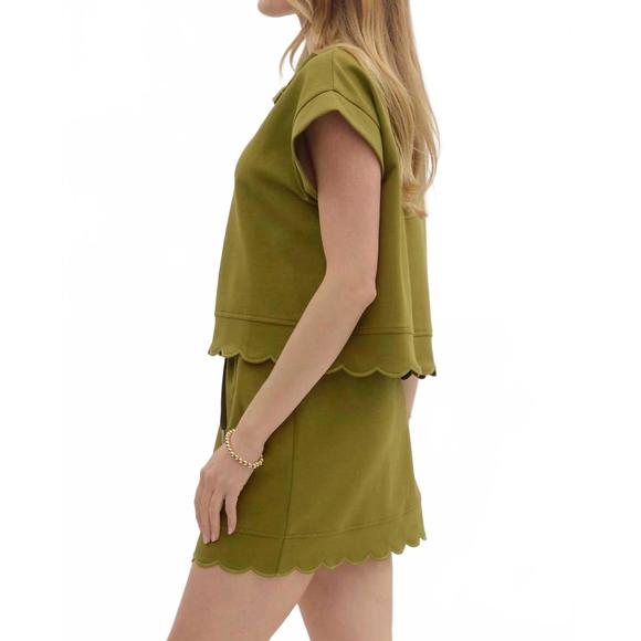 NEW ENTRO scalloped pullover top in olive - Picture 3 of 6